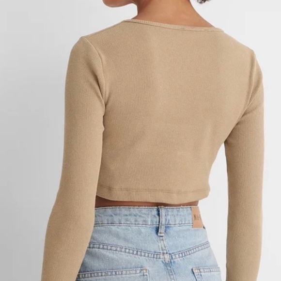 Button Down Long Sleeve Crop Top - Picture 3 of 6